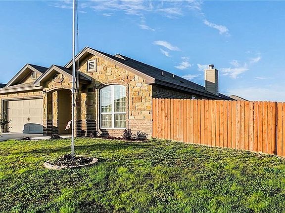 2nd image of 2501 Tara Dr