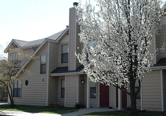 Lorimar Townhomes — Photo 1