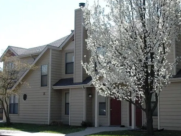 Lorimar Townhomes, 3801 Clinton Pkwy APT T-1, Lawrence, KS 66047