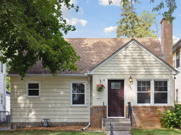 2081 Palace Ave, Saint Paul, MN 55105
