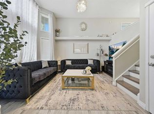 22 E Anaheim Bay NE, Calgary, AB T1Y7E2