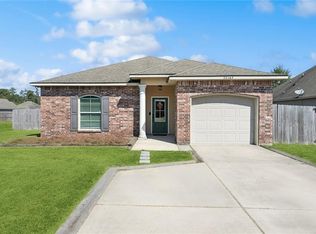 28463 Mila Ct, Ponchatoula, LA 70454