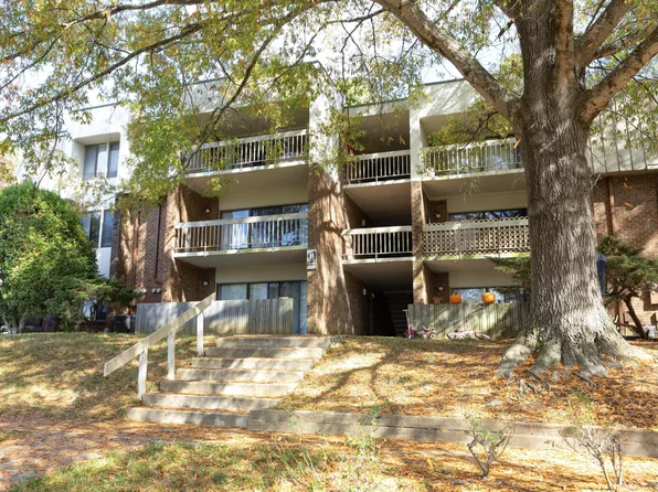 500 Umstead Dr #108B, Chapel Hill, NC 27516