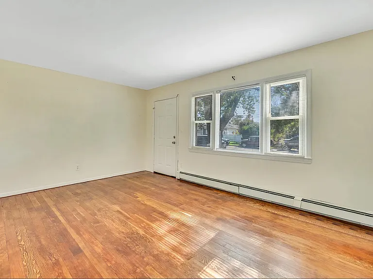 61 Kellum St #1 — Photo 6