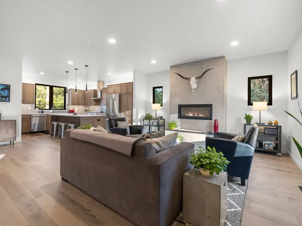 715 W 2nd St, Whitefish, MT 59937