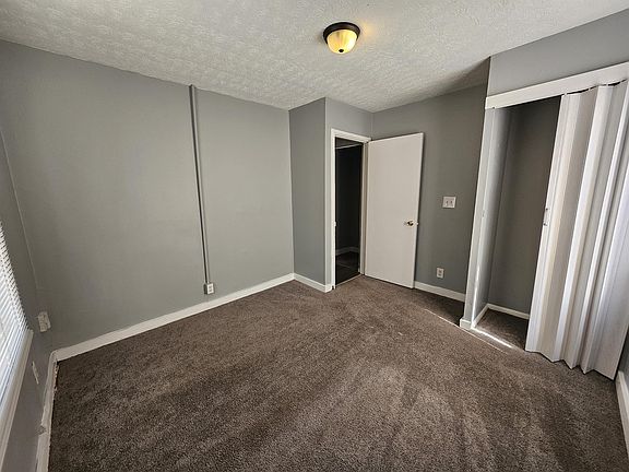 2nd image of 3044 Manor Ct