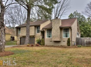 200 Softwood Cir, Roswell, GA 30076