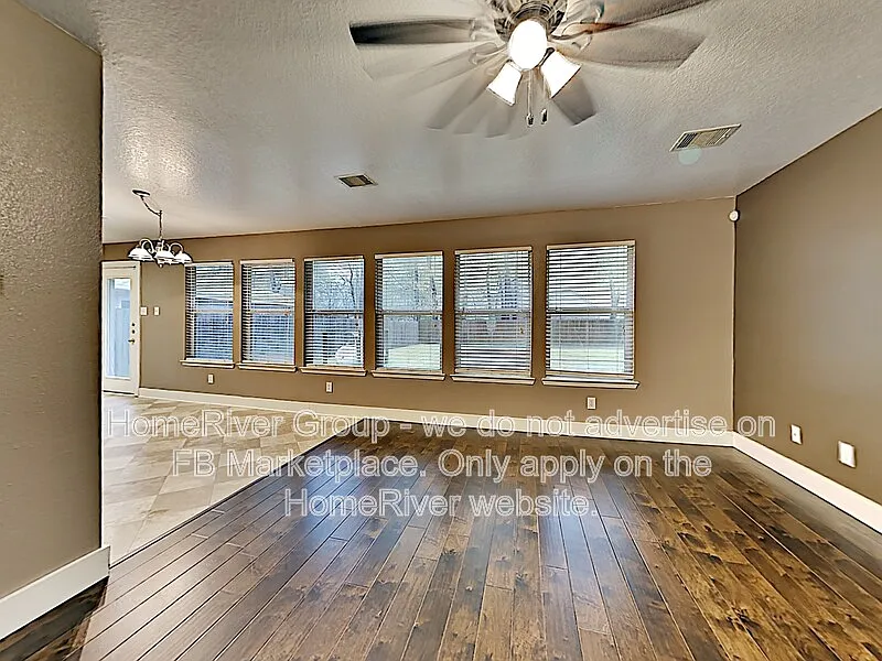 3 bed, 2.0 bath, 1205 sqft, $1,750 — Photo 3