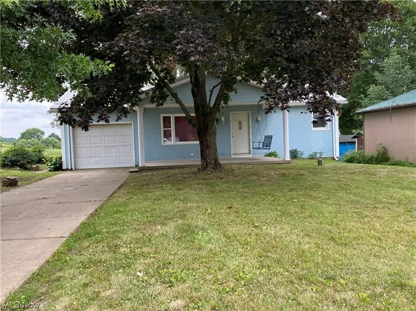 8132 Andora Rd NE, Mechanicstown, OH 44651