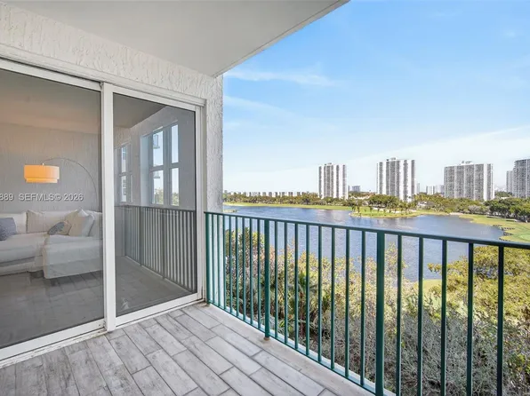 20000 Country Club Dr #714, Aventura, FL 33180