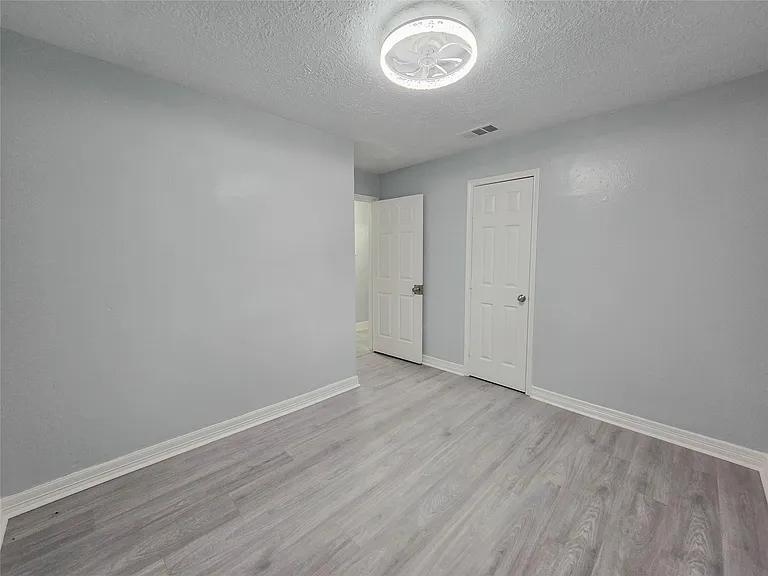7007 Bellaire Blvd — Photo 13