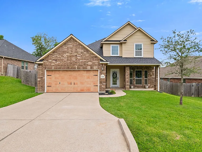 13092 Greenbriar — Photo 1