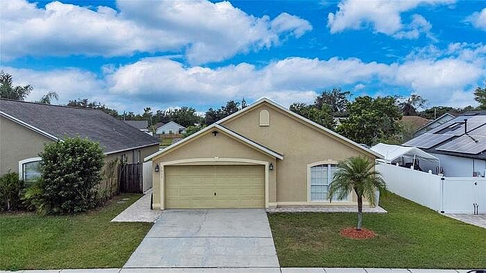 1st image of 7912 Hidden Hollow Dr