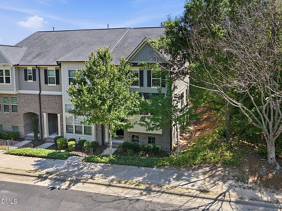 3rd image of 1000 Pebble Creek Xing APT 1