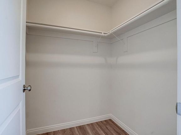 4th image of 1038 S Ditman Ave