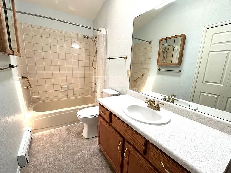 1220 N Weber St — Photo 16