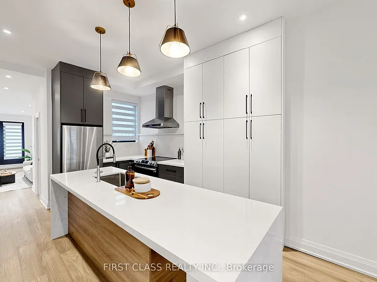 174 Manning Ave — Photo 5