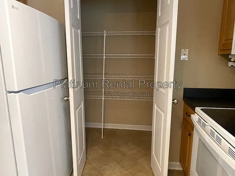 144 Pointe Cir — Photo 24