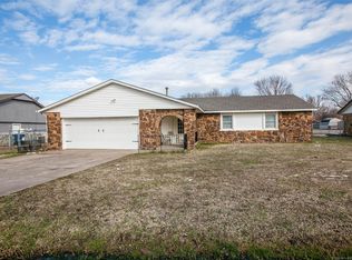 17303 E 77th St N, Owasso, OK 74055