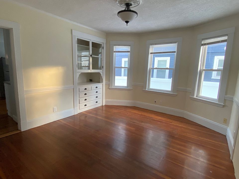 1st image of 49-51 Montfern Ave #1
