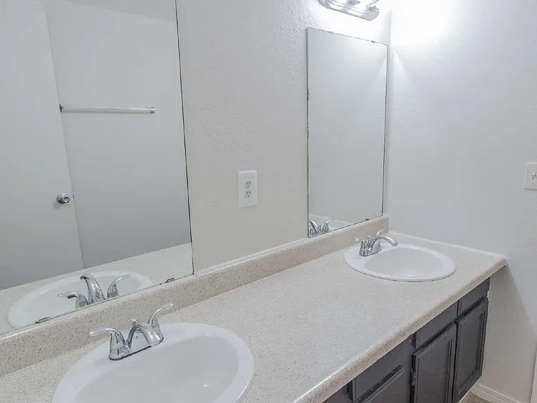 611 Sinclair Dr — Photo 16