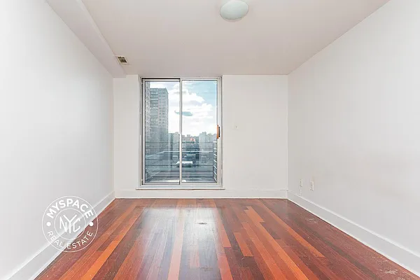 Rented by MySpaceNYC | media 17