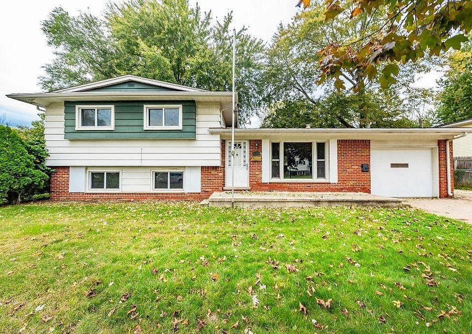 1st image of 1072 Levona St