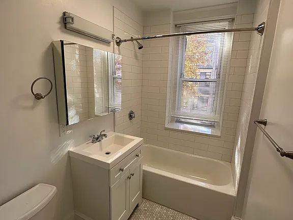 5th image of 18 Centre St Unit 106