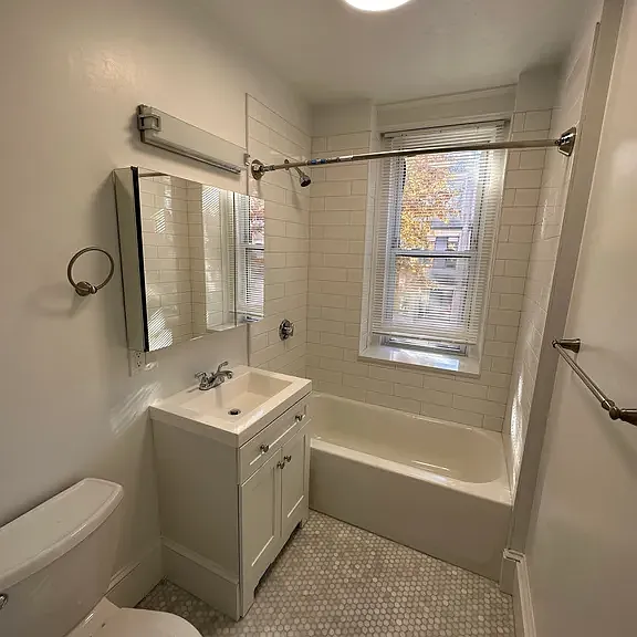 18 Centre St #106 — Photo 5