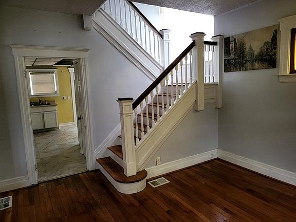 3rd image of 165 Rhode Island St