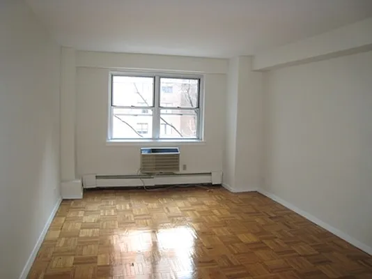 Rented by Metropolitan Equities | media 12
