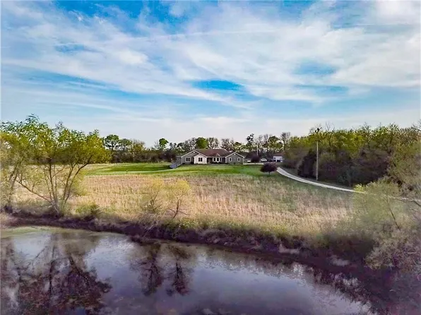 813 N 400th Rd, Baldwin City, KS 66006