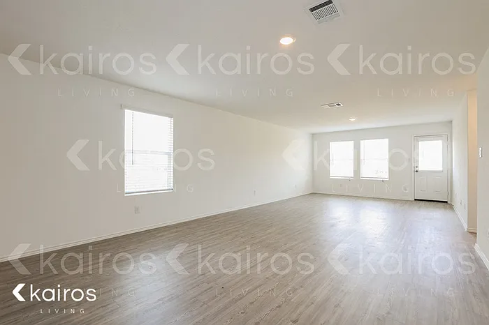 4 bed, 2.0 bath, 1627 sqft, $1,695 — Photo 3