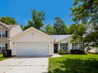 6840 Parkers Crossing Dr, Charlotte, NC 28215