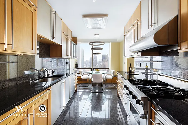 Sold by Coldwell Banker Warburg | media 3