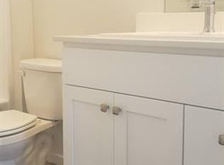 27 Stage Way #A, Talent, OR 97540