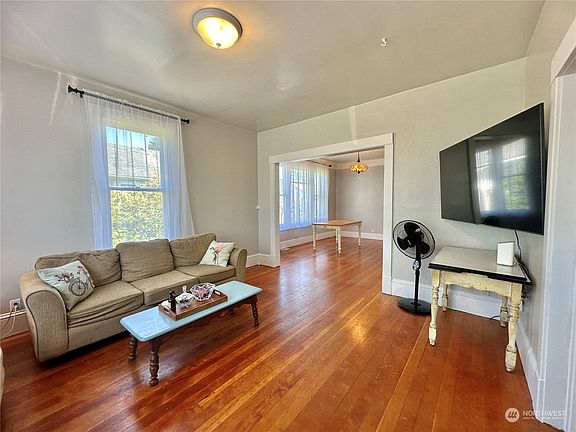 3rd image of 2616 Aberdeen Avenue