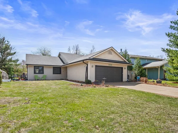 5926 Village Cir, Johnston, IA 50131