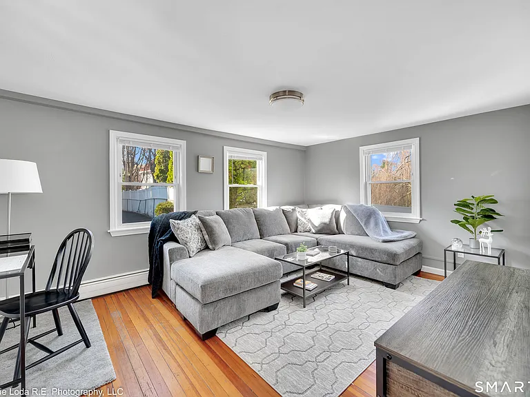 31 Monroe St #4 — Photo 6