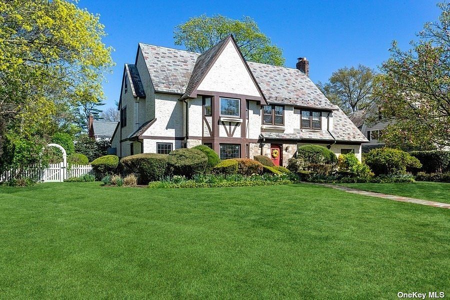 75 Whitehall Boulevard, Garden City, NY 11530 Zillow