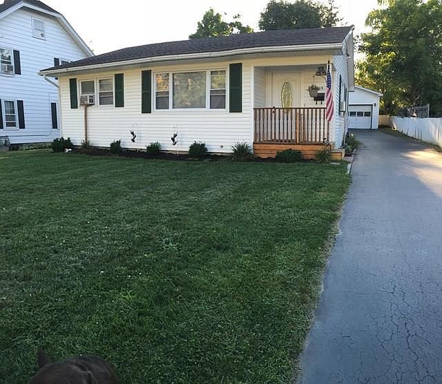 1st image of 904 S Pine St