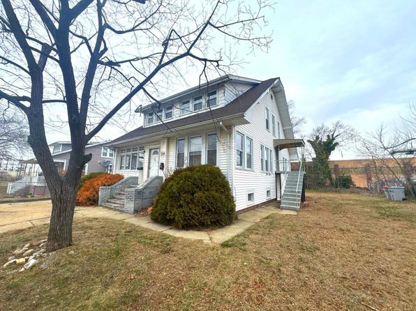 220 W Plum St #2