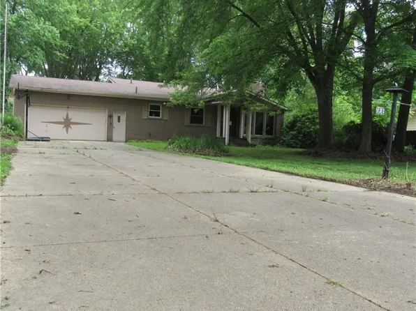 533 Sturgeon Dr, Akron, OH 44319