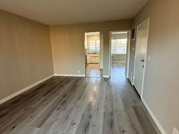 3rd image of 4133 Somerset Dr #35-C