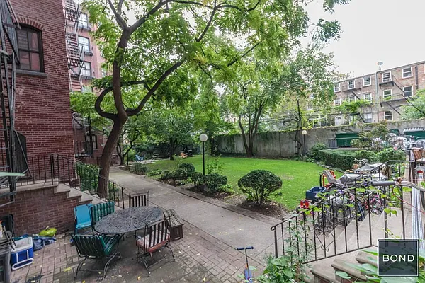 Rented by Bond New York | media 15