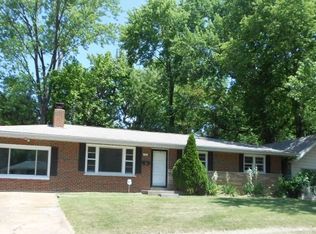 931 Thatcher Ave, Saint Louis, MO