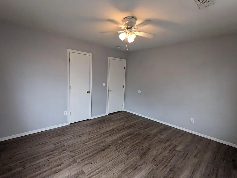 417 W Pulaski St — Photo 15
