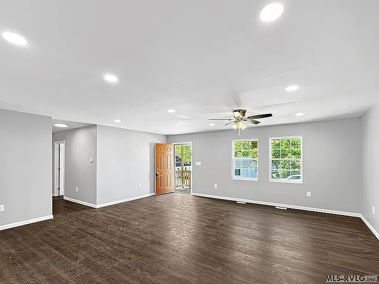 403 Brooke Ave — Photo 3