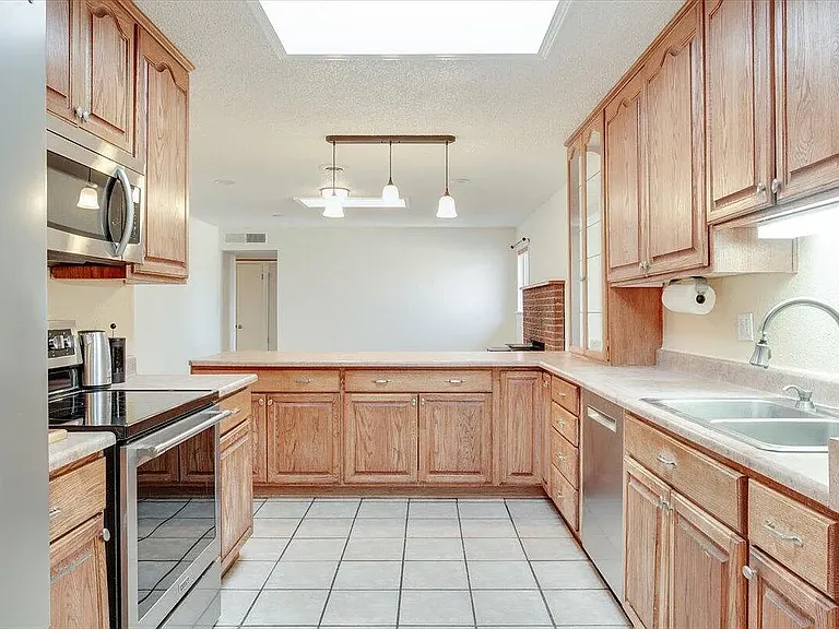 11801 Tracy Ct NE — Photo 28