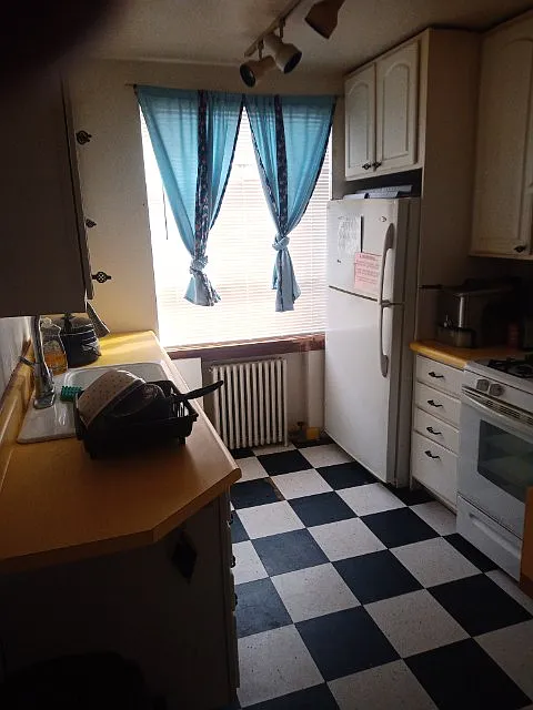 4 bed, 950 sqft, $750 — Photo 3